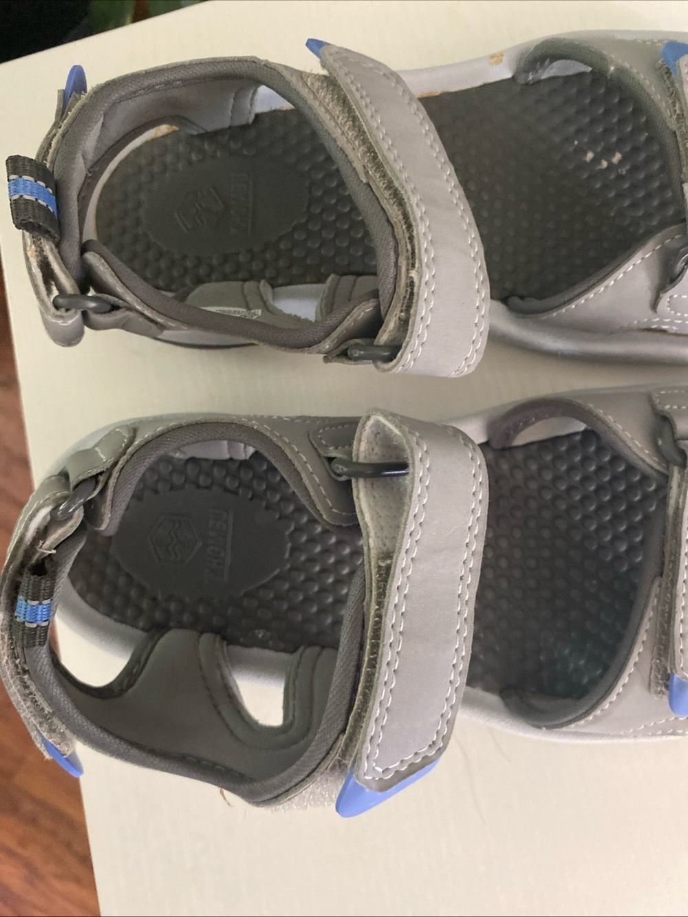 Khombu Women's River Sandals i size 6 - Picture 5 of 9